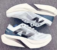 New Balance SC Elite V4 WHITE NAVY