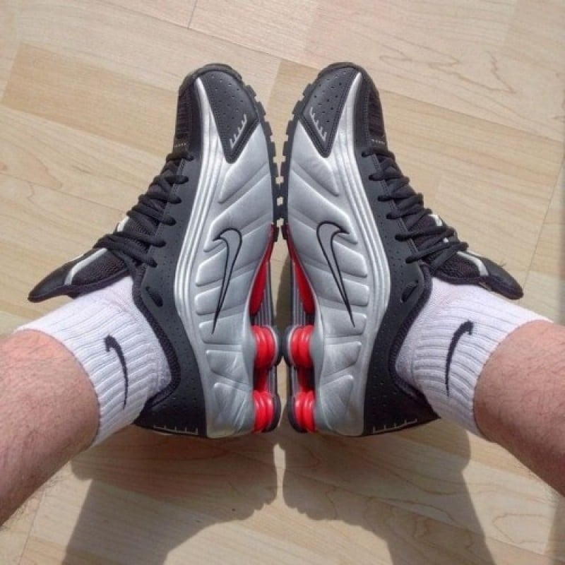 Nike Air Shox R4 METALLIC BLACK SILVER
