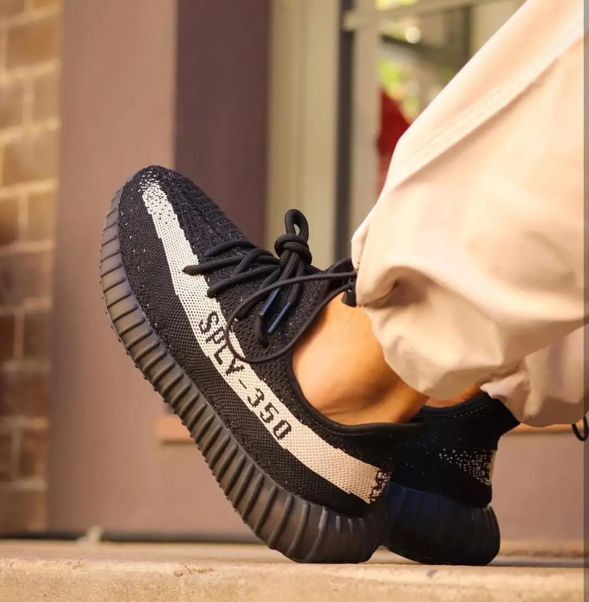 Adidas Yeezy 350 V2 Oreo for Girls  Semi-UA 7A Quality Full Kit (D-2023)