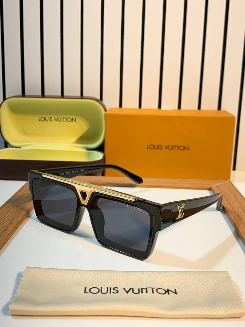 Loui vuittion 1984_black_gold