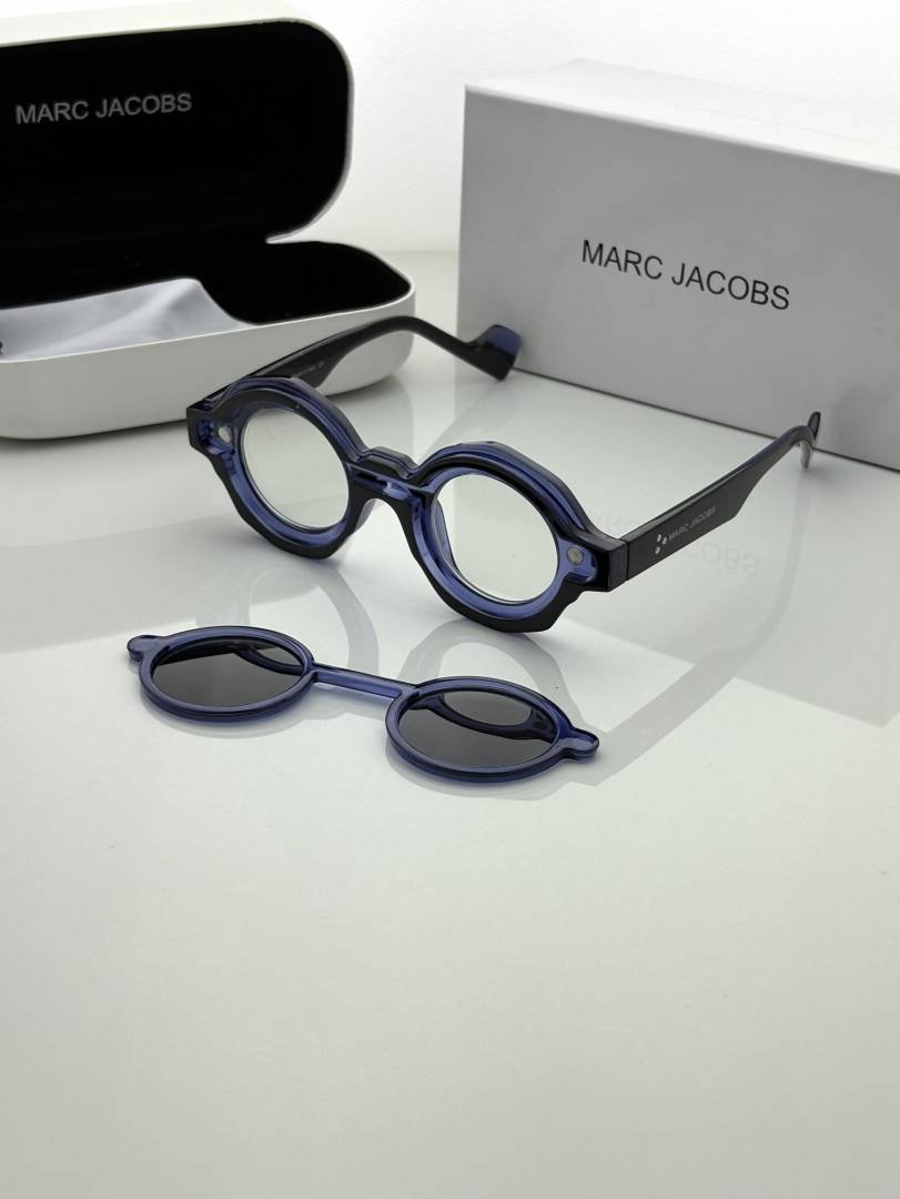 Marc.jacobs 3005 attachment