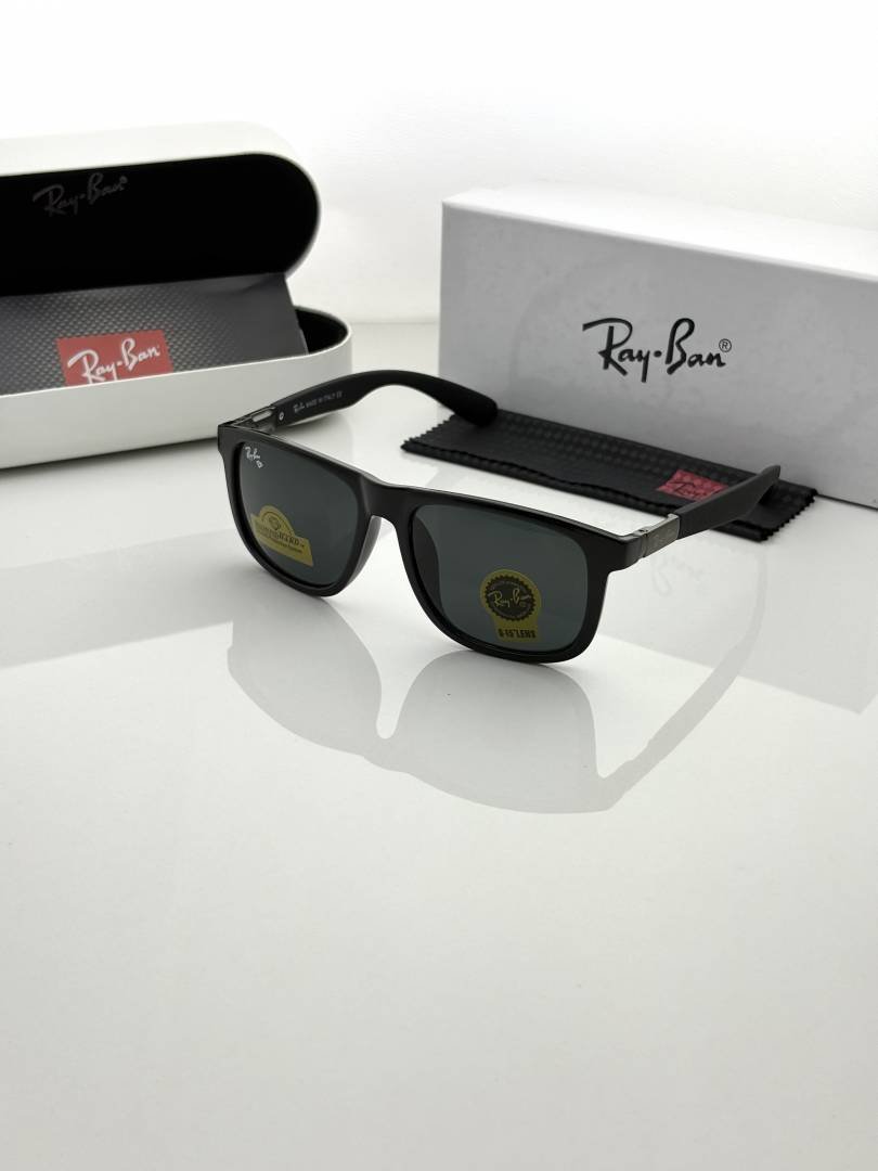 Rey ban 4220 black black glass quality