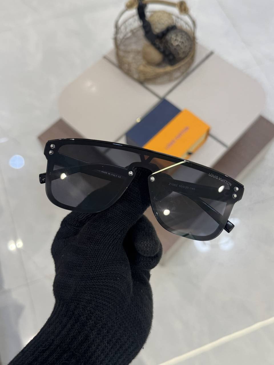 Louiis_Vuitton_1082 Black Main image