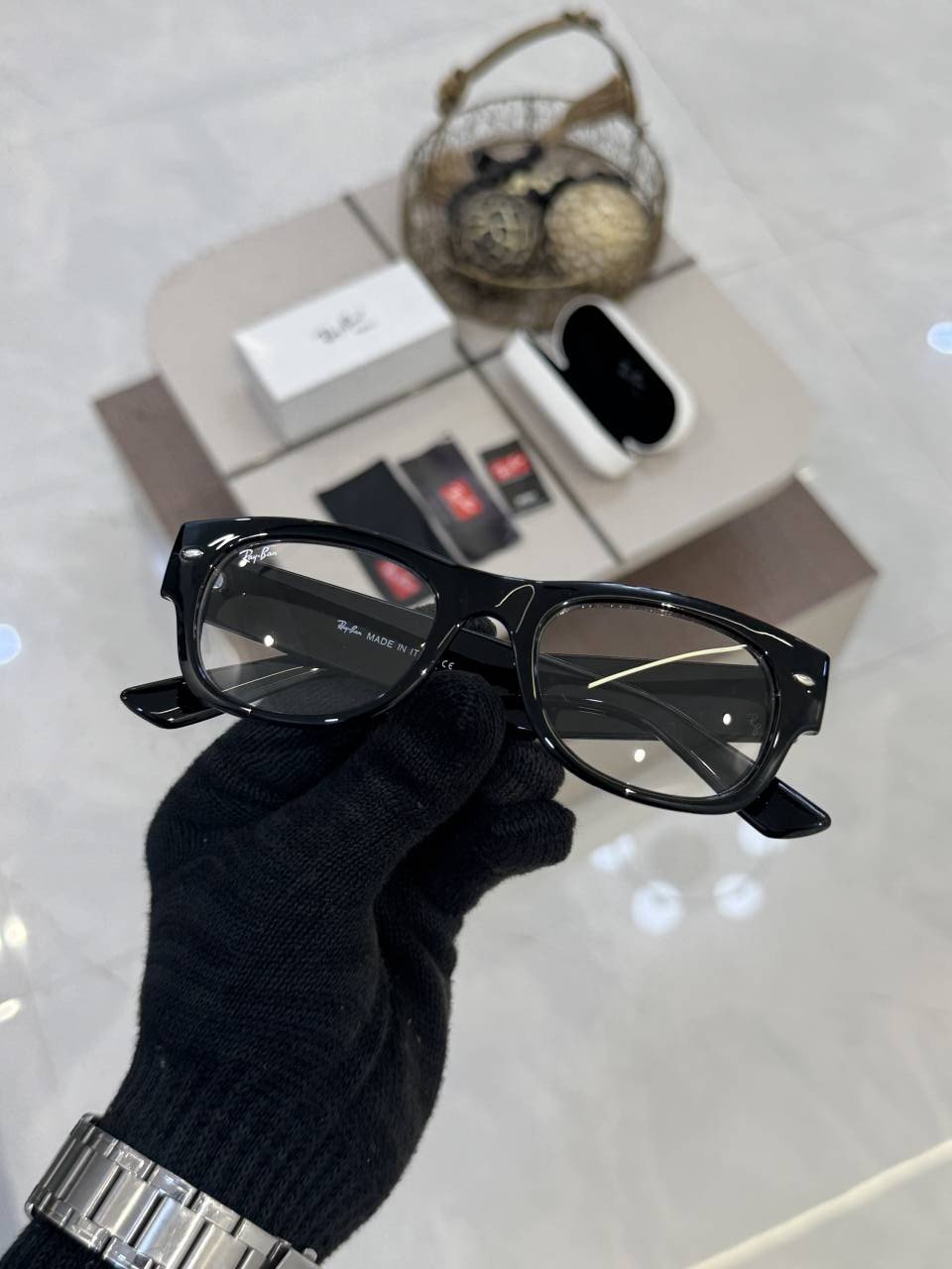 Rayben_832 Shine Black Frame