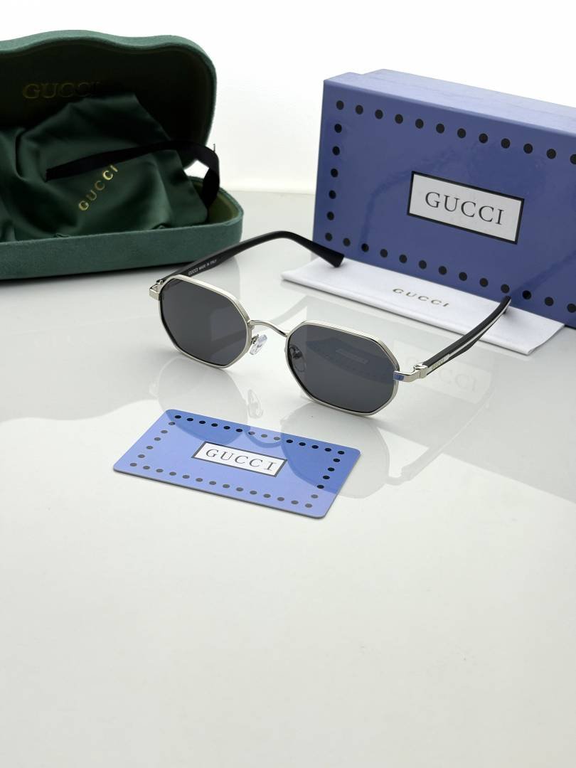 Gucc 1339 silver black