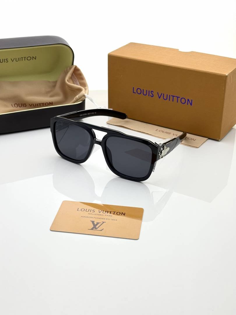Loui Vuitton 309 black