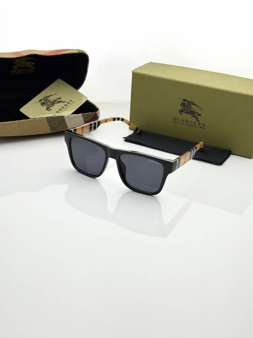Burberr 4395 black Main image