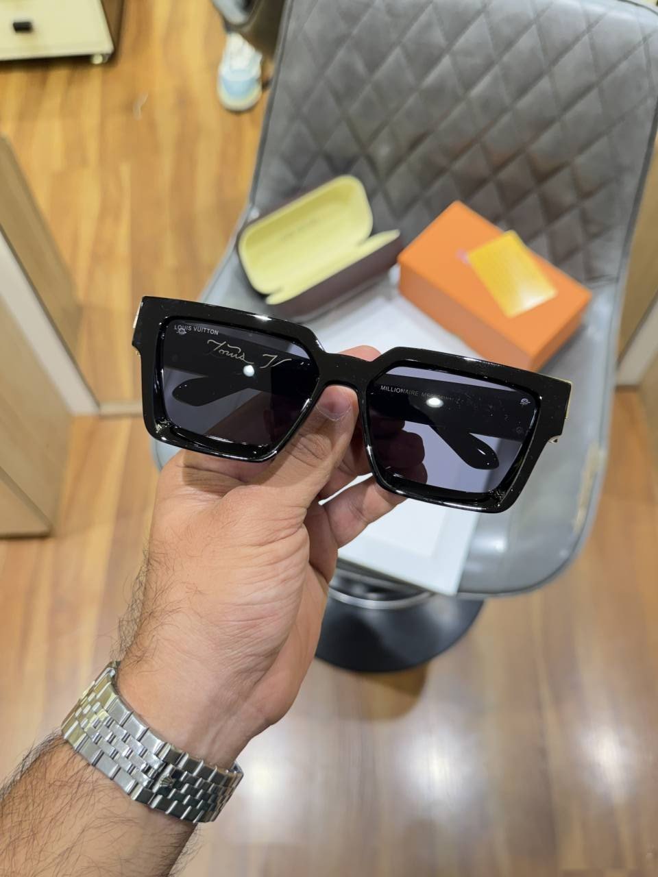 Loui vuitton millionaire black gold Main image