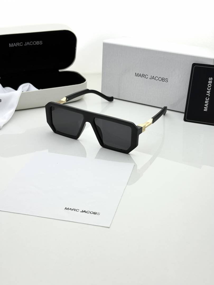 Marc. jacobs 1010 black Main image