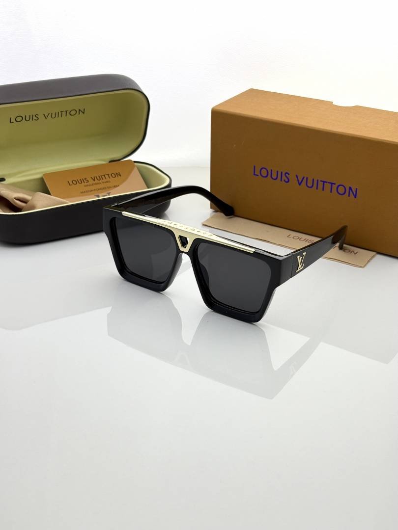 Loui Vuitton 1502 golden black Main image