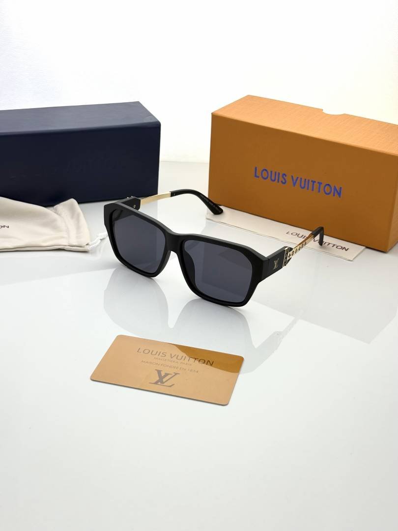 Loui Vuitton 23526 black Main image