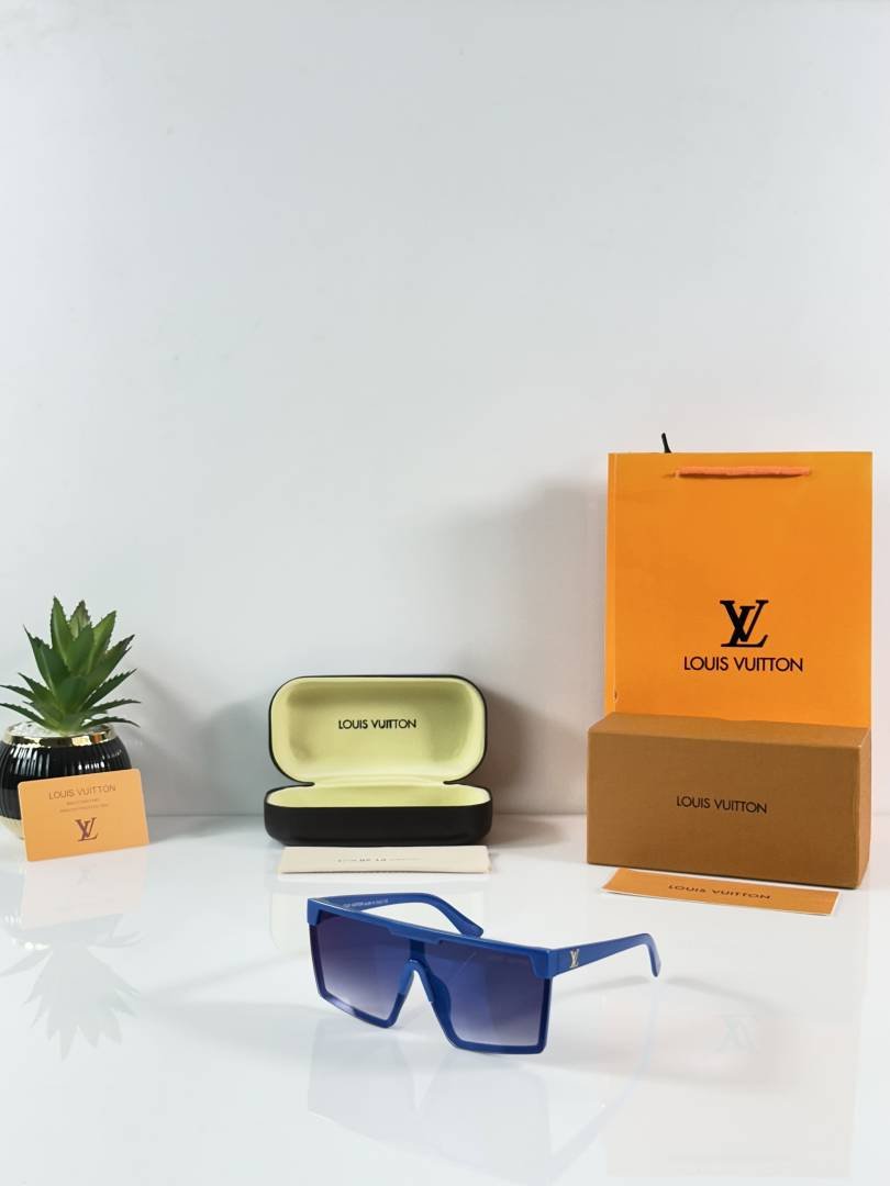 Loui Vuitton 1021 Blue Revo Main image