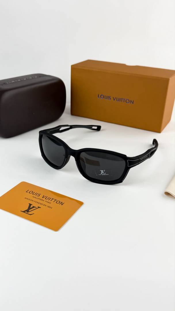 Loui_vuitton_black_2704 Main image