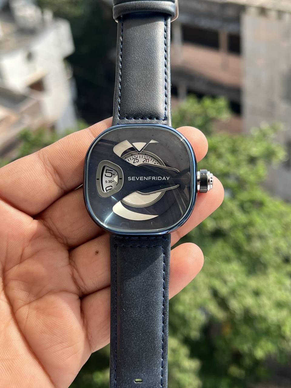 SEVEN FRIDAY ULTRA PREMIUM WATCH