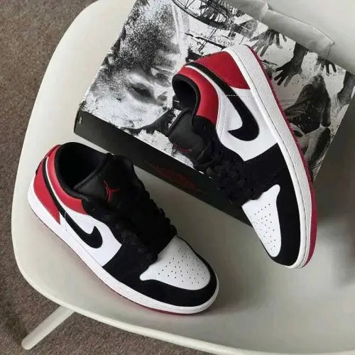 Nike Air Jordan 1 Low BLACK TOE 2025 Main image