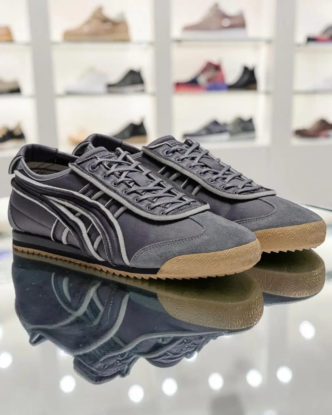 Onitsuka Tiger Mexico 66 SD METROPOLIS 7A Premium Mens Sneakers D-2102 Main image