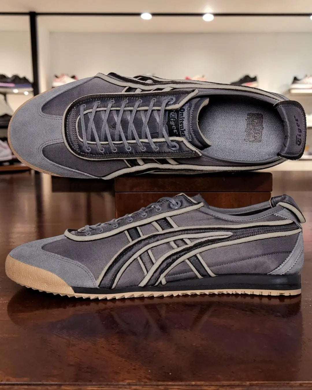 Onitsuka Tiger Mexico 66 SD METROPOLIS 7A Premium Mens Sneakers D-2102 Secondary image