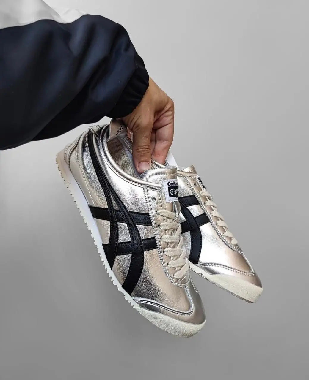 Onitsuka Tiger Mexico 66 Pure Silver Black Sneakers Mens D-2089 Main image