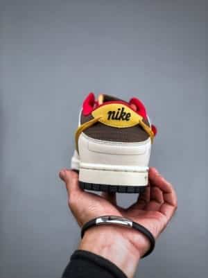 Nike SB Dunk Low X Saint Seiya RED Main image