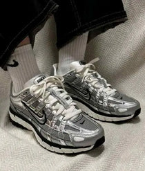 Nike P 6000 METALLIC SILVER 2106