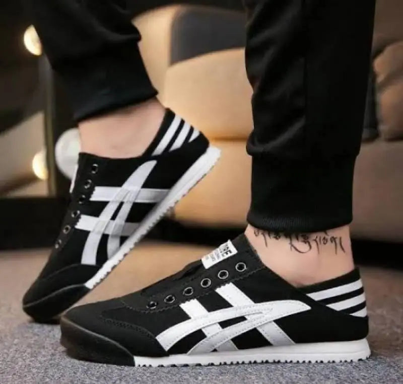 Onitsuka Tiger Mexico 66 Slip On Black White for Girls D-2011 Main image