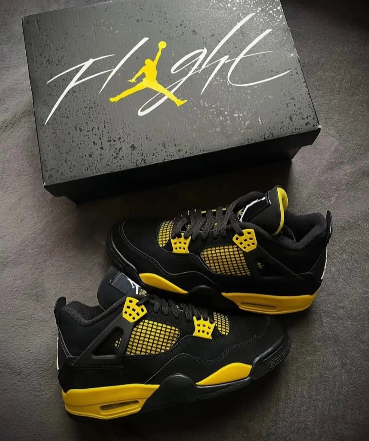 Nike Air Jordan Retro 4 THUNDER YELLOW (SEMI UA) Main image