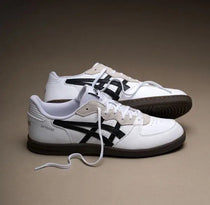Asics Skyhand OG White Black Mens Retro Sneakers D-1909