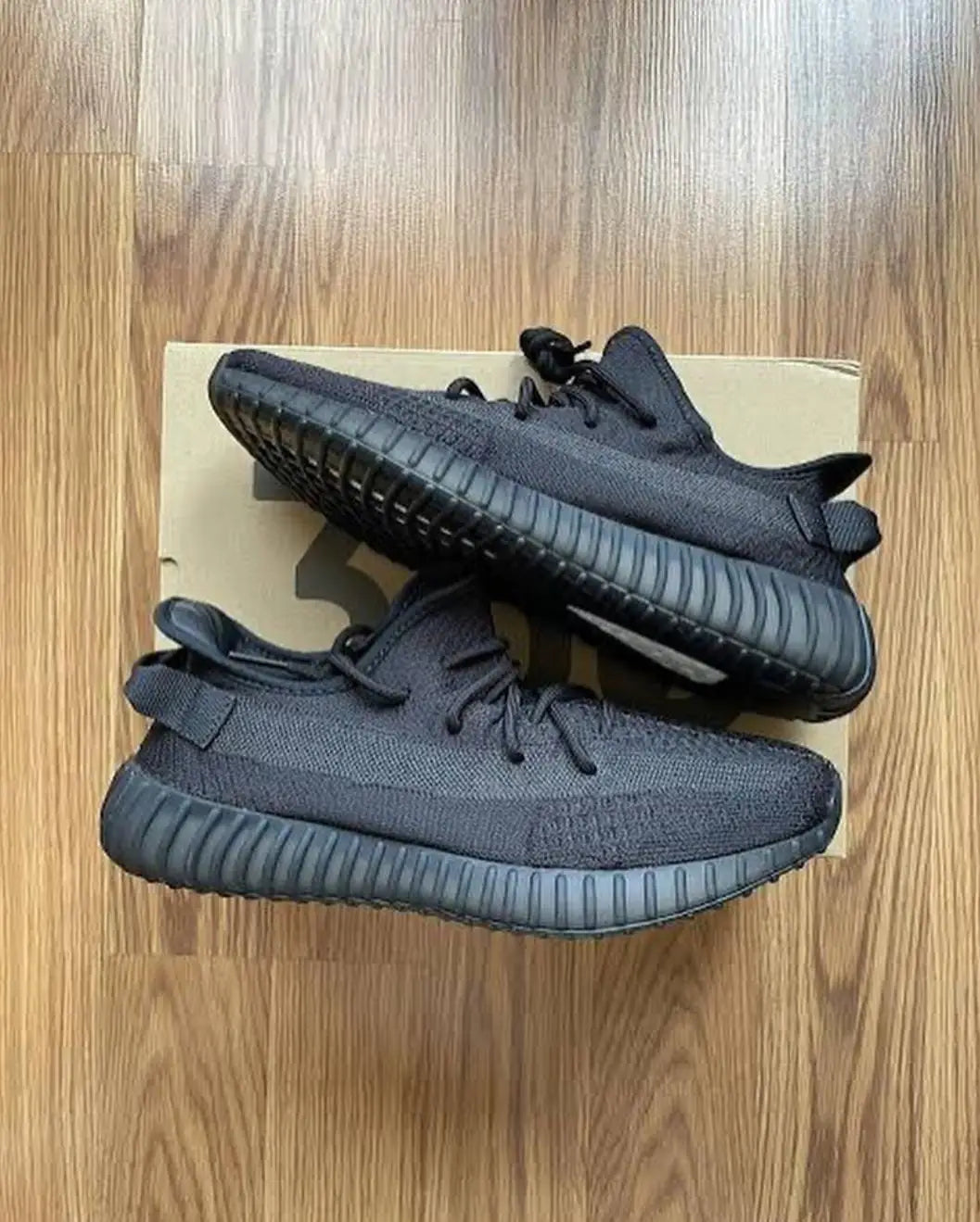 Adidas Yeezy 350 V2 CORE ONYX (SEMI UA) With OG ACCESSORIES