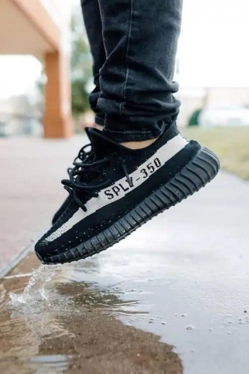 Adidas Yeezy 350 V2 CORE BLACK WHITE OREO SEMI UA With OG ACCESSORIES