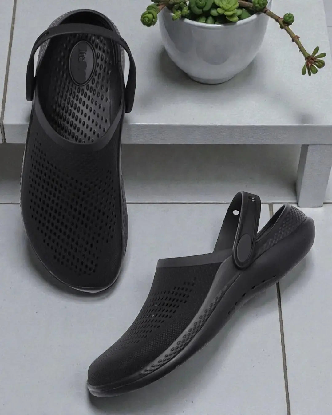 Crocs Literide 360 Clogs Full Black 7A Premium Mens Clogs D-1701 Secondary image