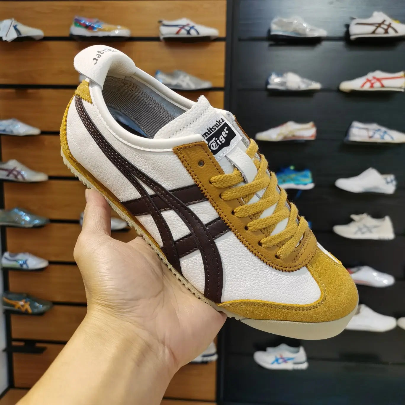Onitsuk_a Tiger Sneakers Mexico 66 Cream Licorice Brown 7A Premium Sneakers For Mens D-1785 Main image