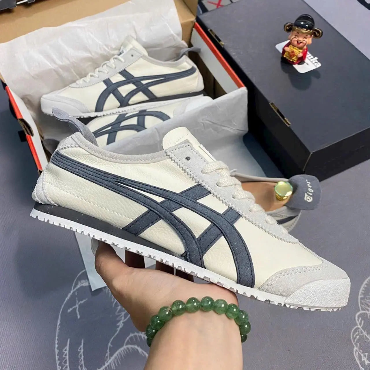 Onitsuk_a Tiger Mexico 66 Beige Navy  Mens 7A Premium Sneakers D-1763 Main image