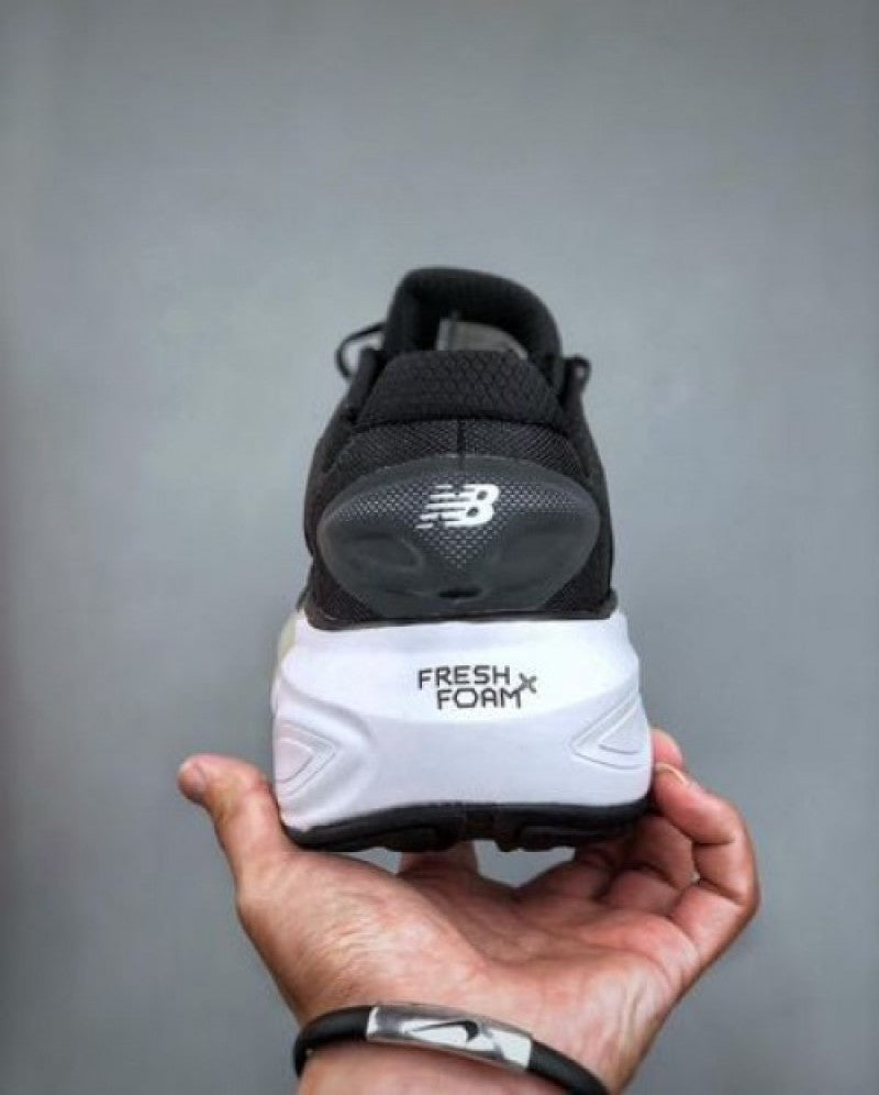 New Balance Fresh Foam More V4 BLACK NEW Main image