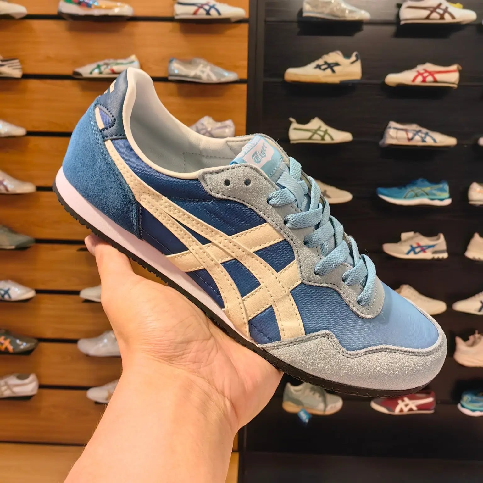 Onitsuk_a Tiger Serrano Arctic Sky White Peach  Mens 7A Premium Sneakers D-2019 Main image
