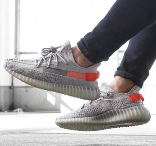Adidass Yeezy 350 V2 TAIL LIGHT (SEMI UA) With OG ACCESSORIES