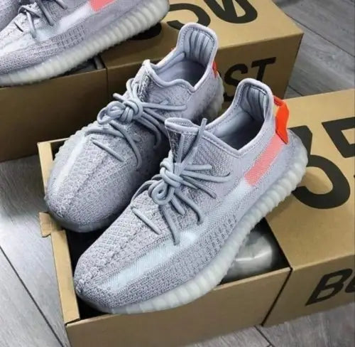 Adidass Yeezy 350 V2 TAIL LIGHT (SEMI UA) With OG ACCESSORIES Secondary image