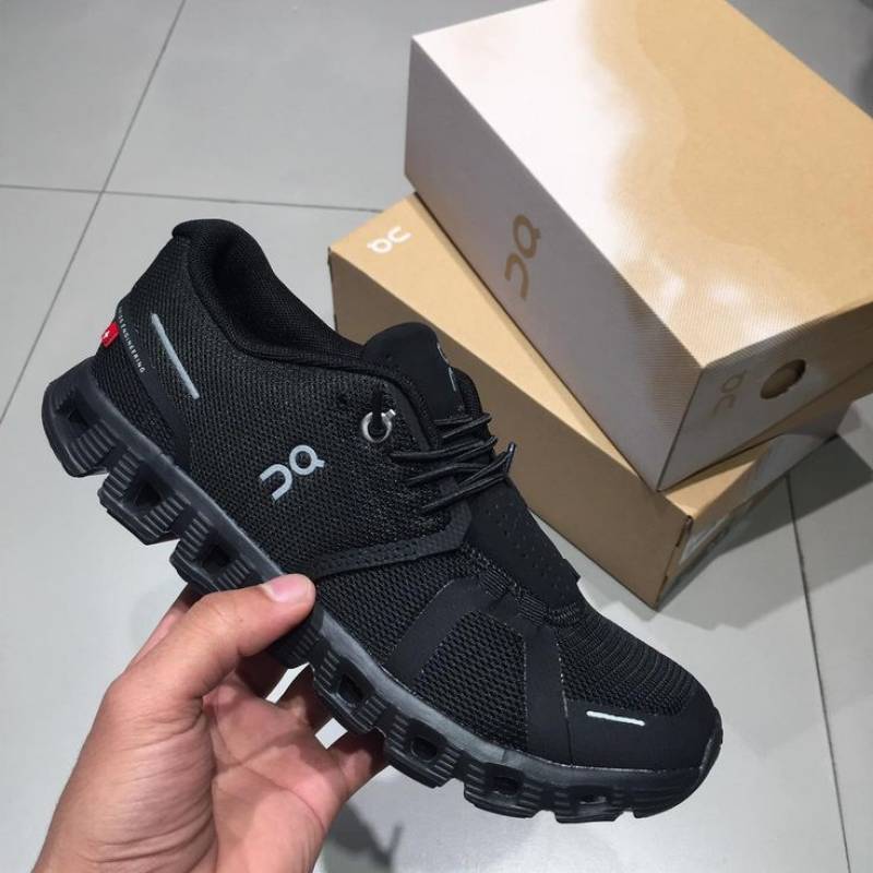 On Cloud 5 Running Waterproof Black Main image
