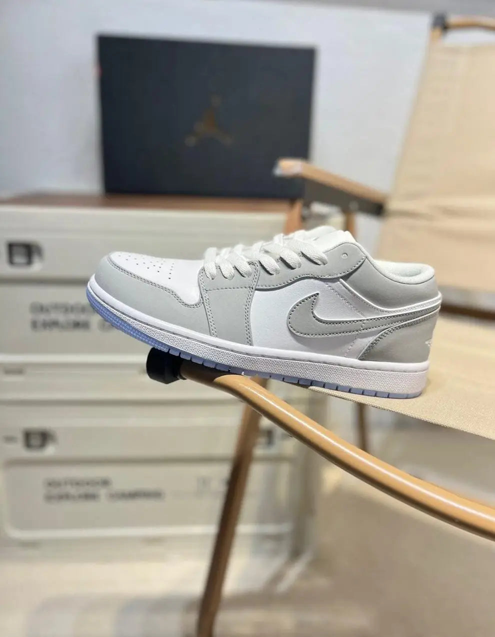 Nikee Air Jordan Retro 1 Low WOLF GREY Secondary image