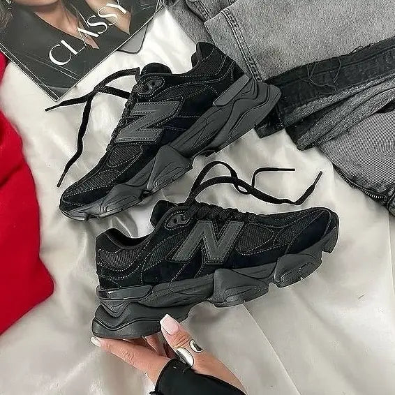 New Balance 9060 FULL BLACK Main image