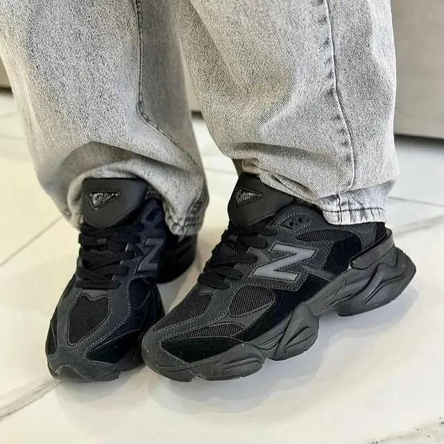 New Balance 9060 FULL BLACK