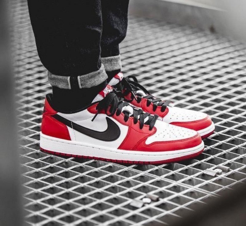 Nike Air Jordan Retro 1 Low Chicago Main image