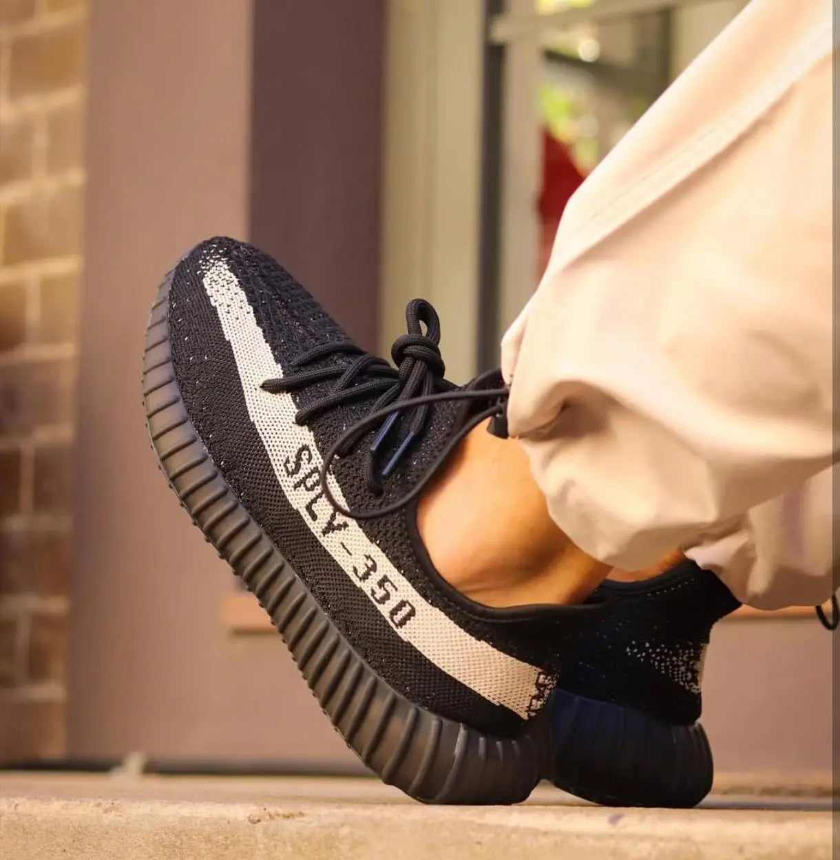 Adidas Yeezy 350 V2 Oreo for Girls  Semi-UA 7A Quality Full Kit (D-2023)