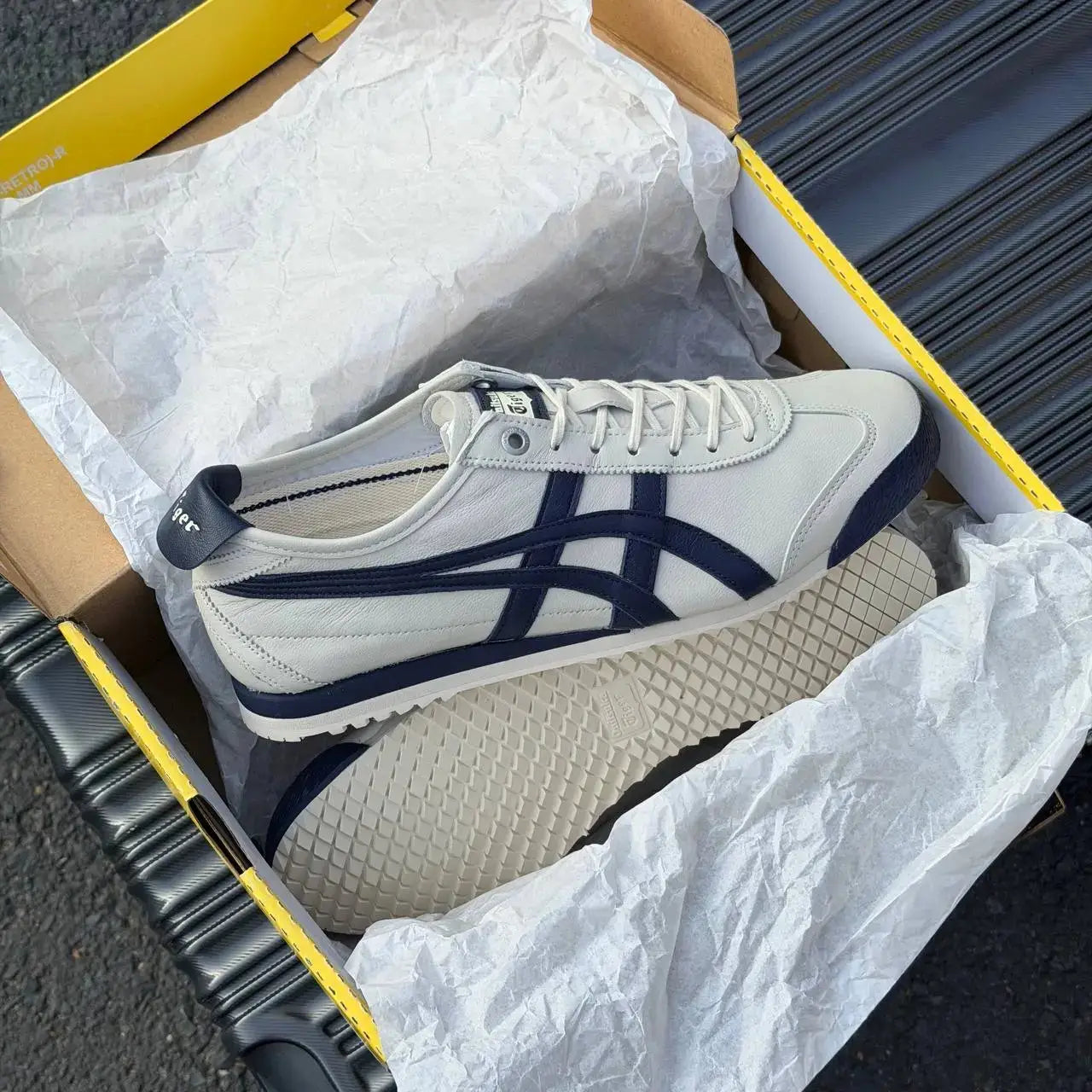 Onitsuka Tiger Mexico 66 SD Birch  Peacoat  7A Premium Sneakers D-2070 Main image