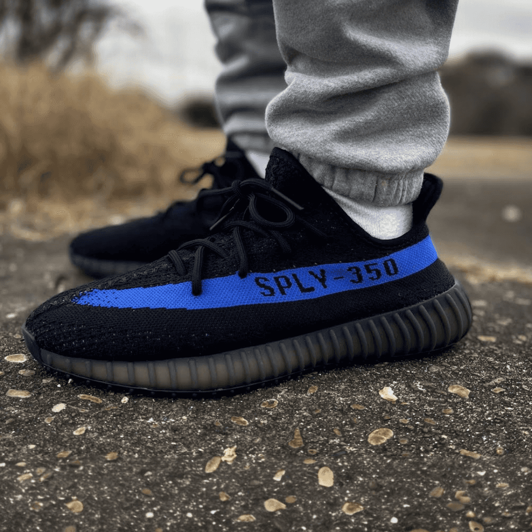 Adidas Yeezy Boost 350 V2 Dazzling Blue Semi UA With Full Accessories Main image