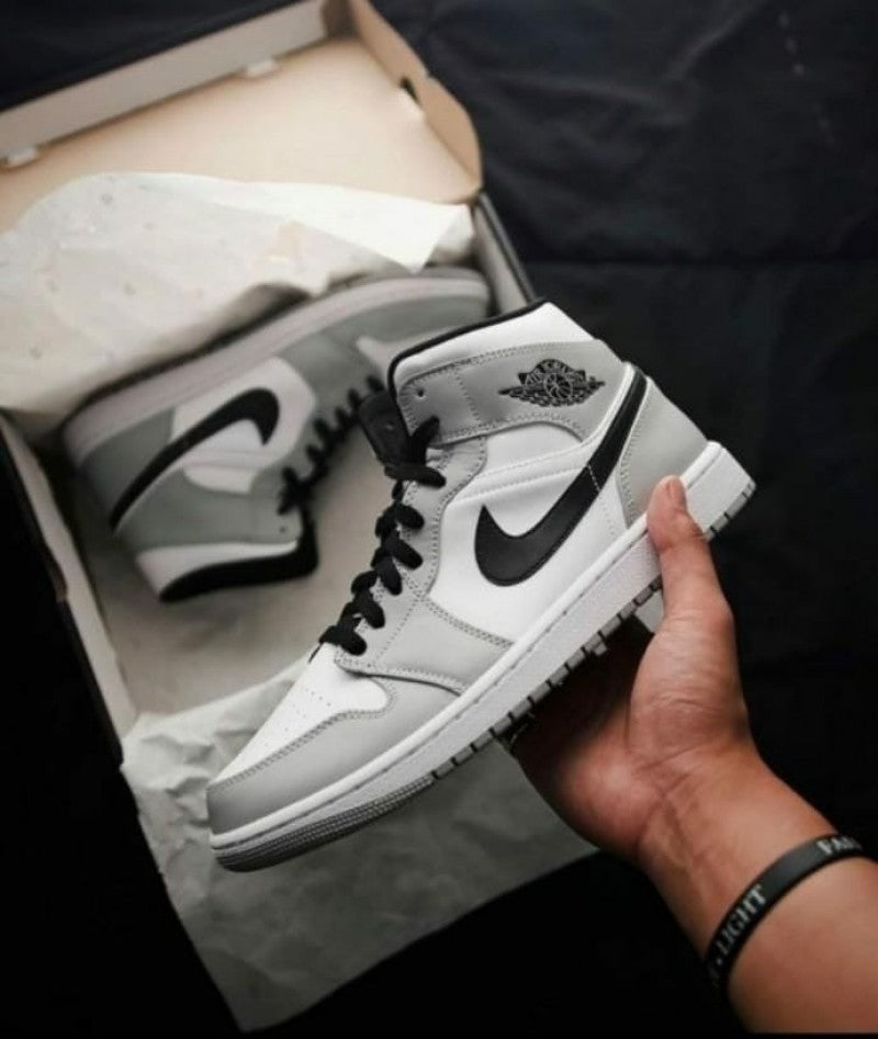 Nike Air Jordan Retro 1 Mid SMOKE Main image