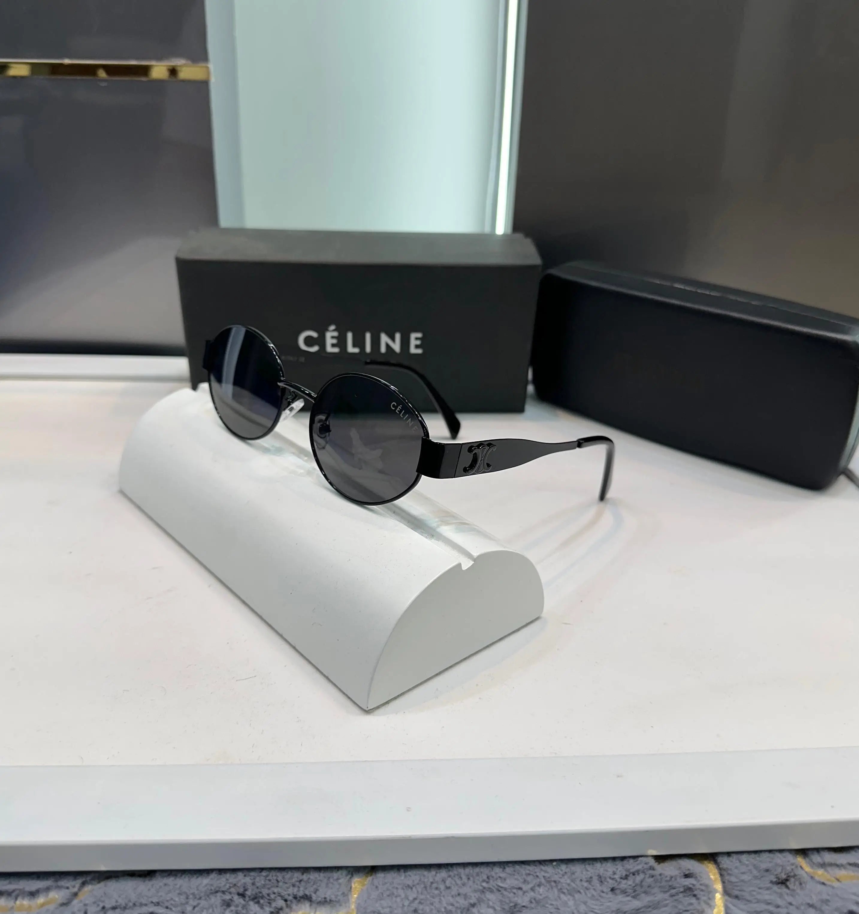 Celin e All Black Premium Shades 2370 Main image