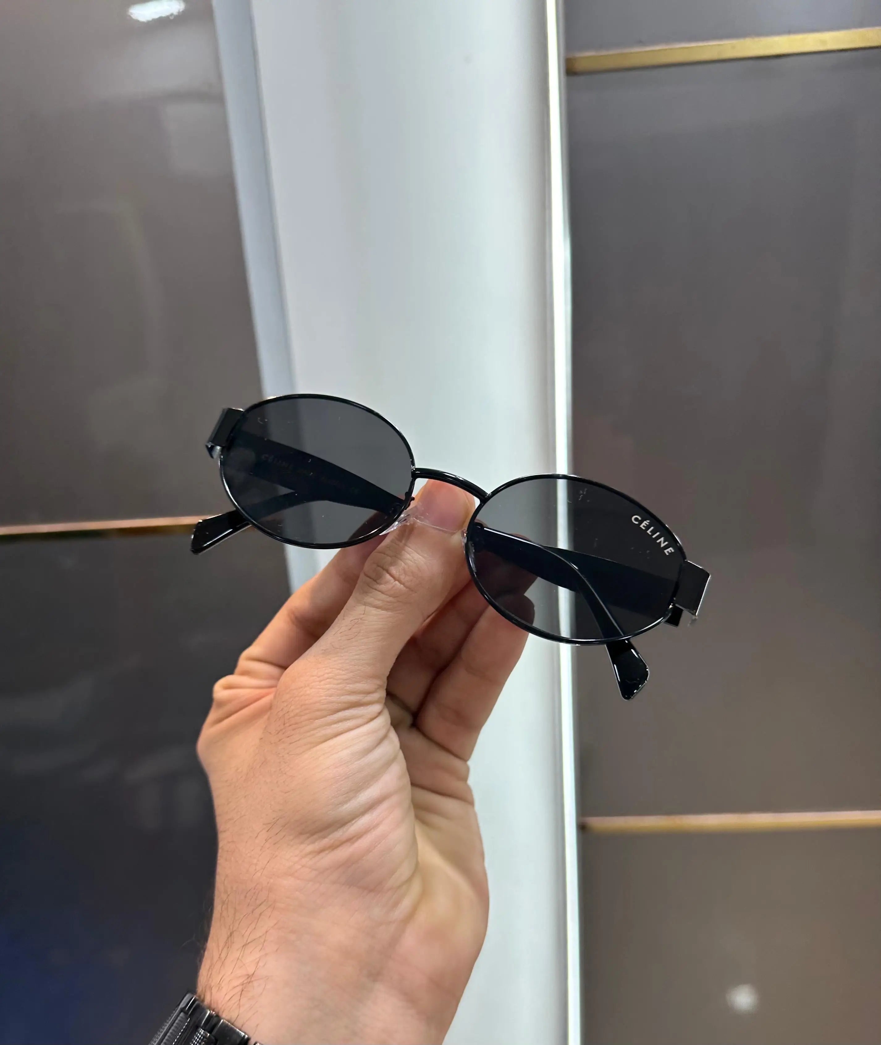 Celin e All Black Premium Shades 2370 Secondary image