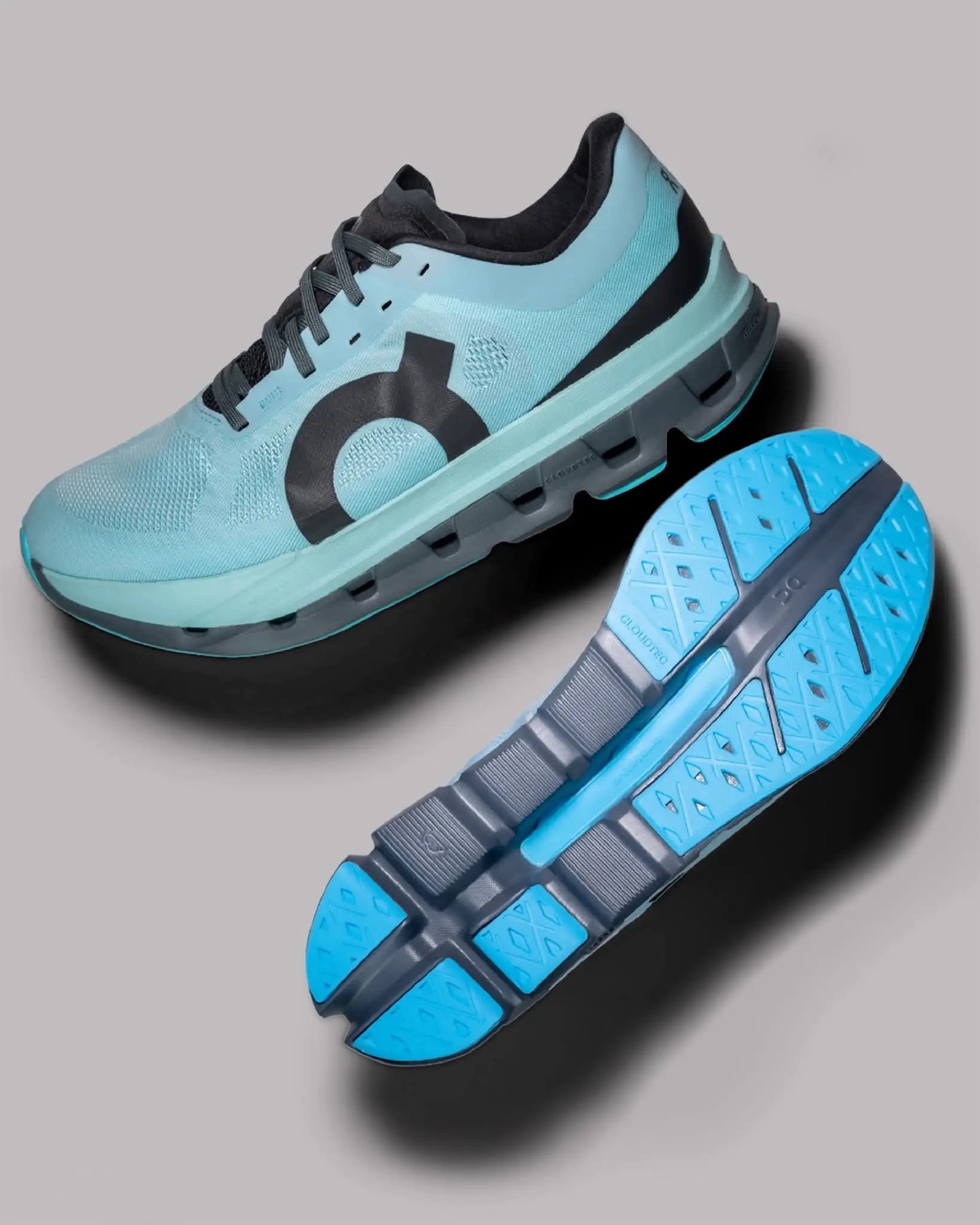 ON RUNNING CLOUD FLOW 5 BLUE BLACK Main image