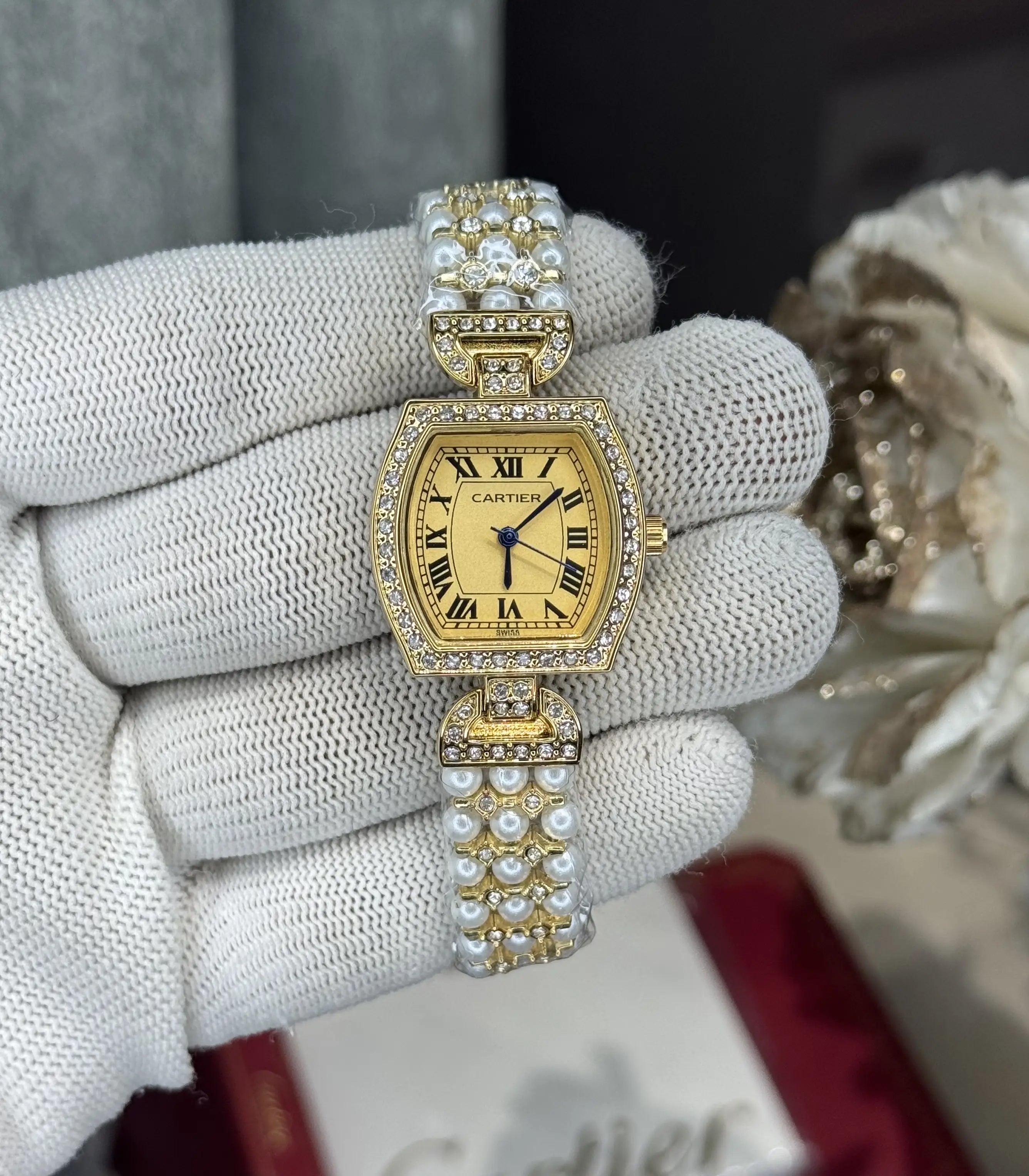 Cartie r Pearls All Gold Premium Watch Main image
