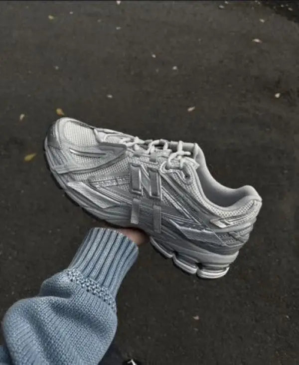 New balanc e 1906A Concrete Metallic Silver